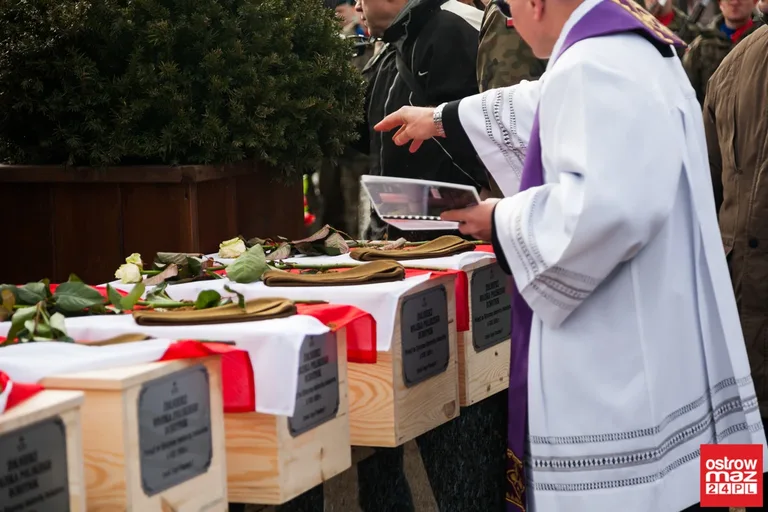 Pochowano żołnierzy 201 Pułku Piechoty (zdjęcia, wideo)