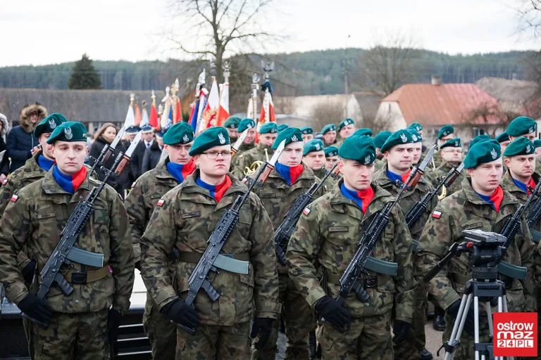 Pochowano żołnierzy 201 Pułku Piechoty (zdjęcia, wideo)
