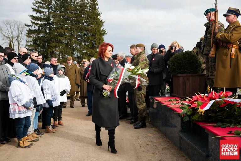 Pochowano żołnierzy 201 Pułku Piechoty (zdjęcia, wideo)
