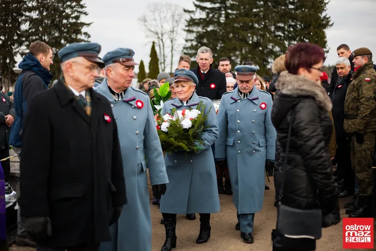 Pochowano żołnierzy 201 Pułku Piechoty (zdjęcia, wideo)