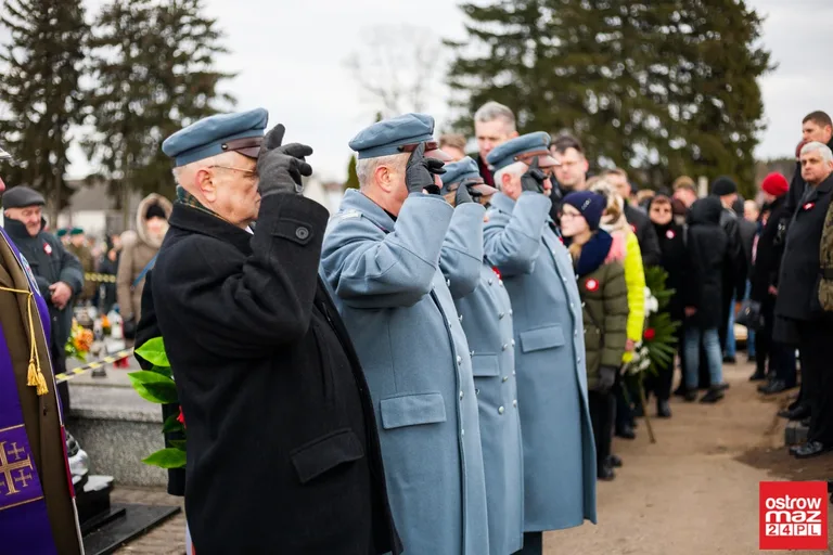 Pochowano żołnierzy 201 Pułku Piechoty (zdjęcia, wideo)