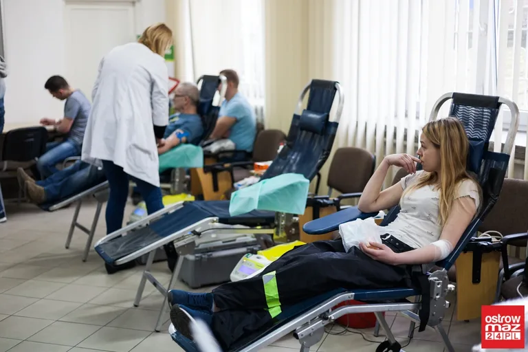 Ostrowska zbiórka krwi w ramach akcji "spoKREWnieni służbą" (zdjęcia)