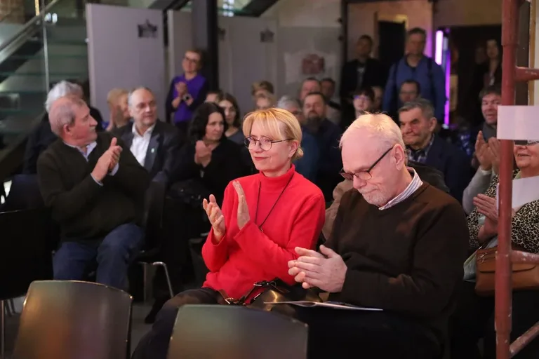 "Z plamy powstałeś" - opowieść o człowieku i paradoksach codzienności (zdjęcia)