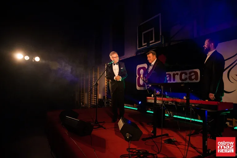 Andrzej Rybiński dla ostrowskich kobiet (zdjęcia, wideo)