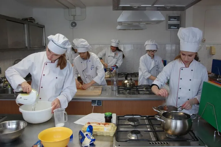 Konkurs kulinarny w lubiejewskim ZS CKR (zdjęcia)