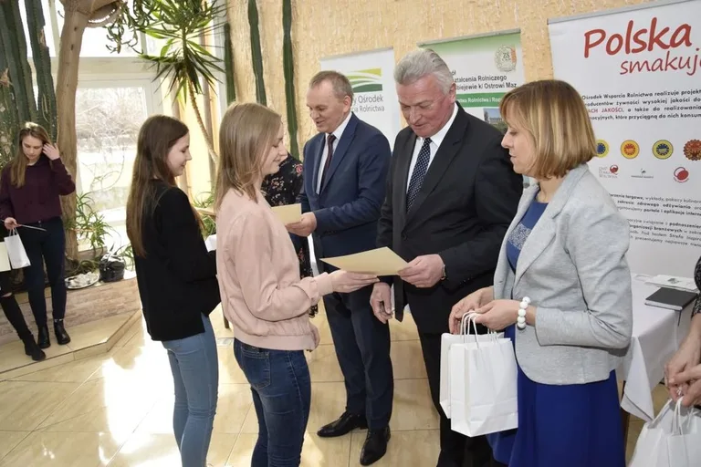 Konkurs kulinarny w lubiejewskim ZS CKR (zdjęcia)