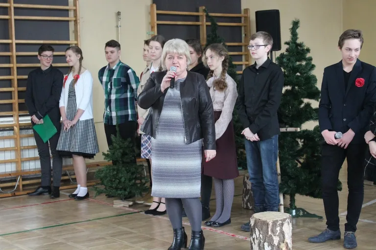 Uczniowie "jedynki" nie zapomnieli o żołnierzach wyklętych (zdjęcia)
