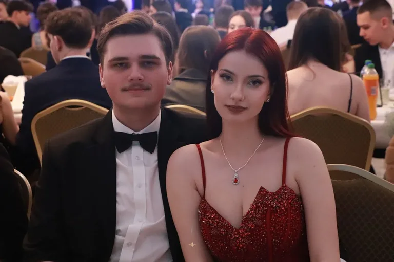 Bal jak z bajki! Studniówka LO im. M. Kopernika w Ostrowi Mazowieckiej (zdjęcia, wideo)