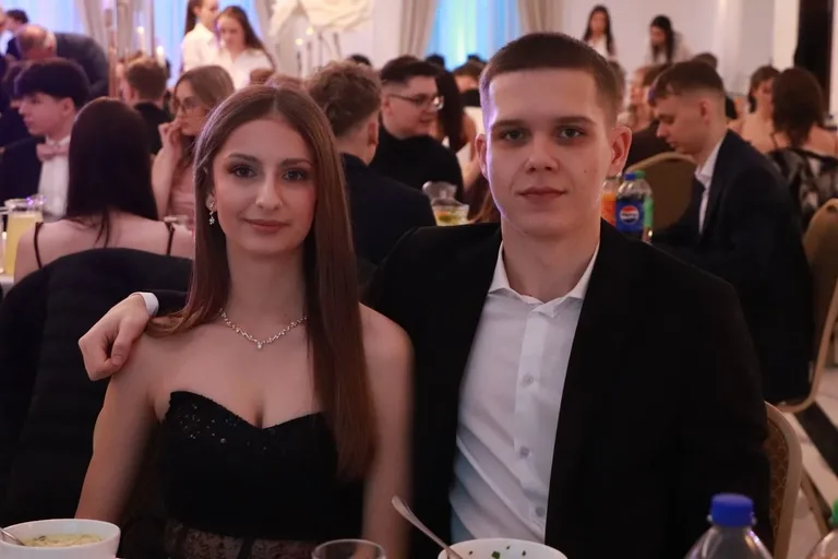 Bal jak z bajki! Studniówka LO im. M. Kopernika w Ostrowi Mazowieckiej (zdjęcia, wideo)