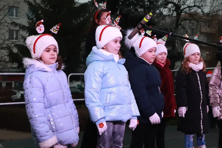 Miejska Wigilia w Ostrowi Mazowieckiej. Wyjątkowe świętowanie Bożego Narodzenia (zdjęcia, wideo)