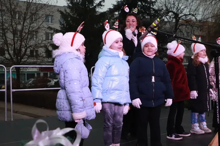 Miejska Wigilia w Ostrowi Mazowieckiej. Wyjątkowe świętowanie Bożego Narodzenia (zdjęcia, wideo)