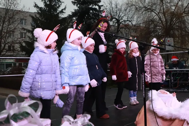 Miejska Wigilia w Ostrowi Mazowieckiej. Wyjątkowe świętowanie Bożego Narodzenia (zdjęcia, wideo)