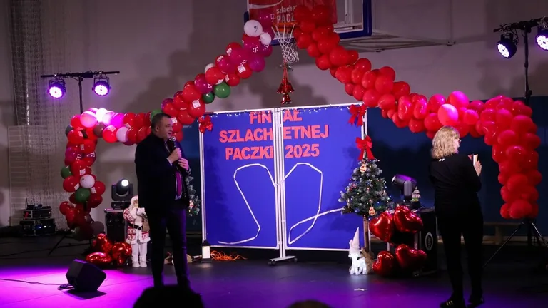 Szlachetna Paczka w Ostrowi Mazowieckiej. Emocjonalny finał pełen wdzięczności dla wolontariuszy i darczyńców (zdjęcia, wideo)