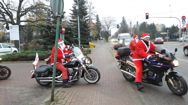Motomikołaje w Ostrowi Mazowieckiej. Świąteczna akcja KM STAJNIA