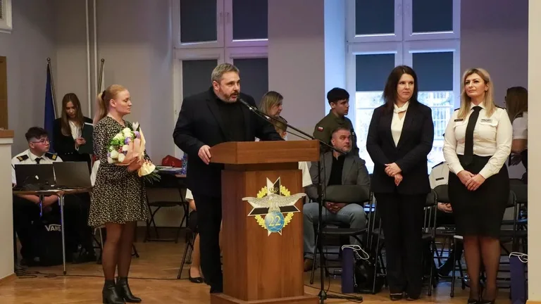 Uroczyste pasowanie uczniów i podpisanie ważnego porozumienia. Historyczny dzień w CSL Technikum Lotniczym w Nagoszewie (zdjęcia)