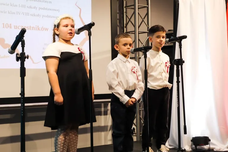 Koncert Galowy zakończył "Tydzień dla Polski". Nagrody, emocje i patriotyczna atmosfera w Starej Elektrowni (zdjęcia, wideo)