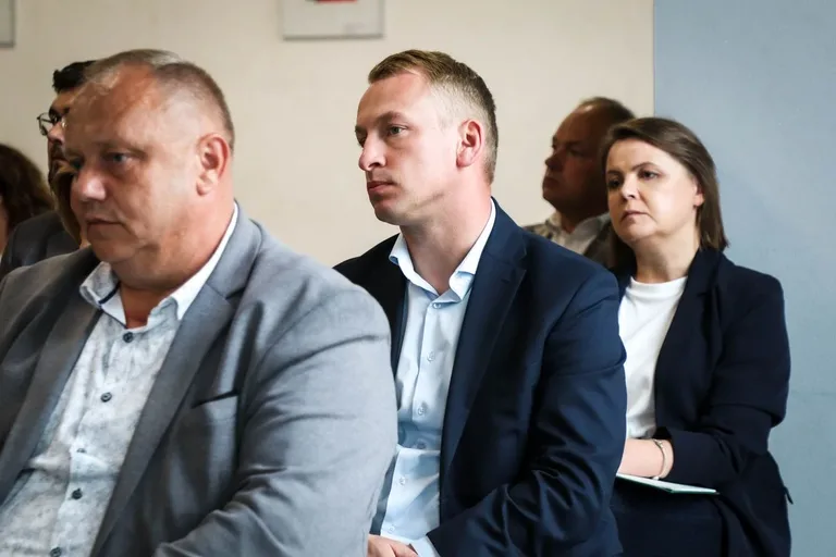 Minister Katarzyna Pełczyńska-Nałęcz w Ostrowi Mazowieckiej. Podwojenie środków na wodociągi i cyberbony dla samorządów (zdjęcia)