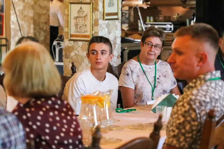 IV Światowy Zjazd Rodzin Absolwentów Szkoły Podchorążych Piechoty w Komorowie odbył się w Ostrowi (zdjęcia)