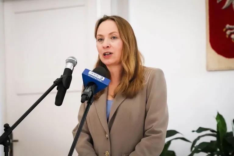 Minister Katarzyna Pełczyńska-Nałęcz w Ostrowi Mazowieckiej. Podwojenie środków na wodociągi i cyberbony dla samorządów (zdjęcia)