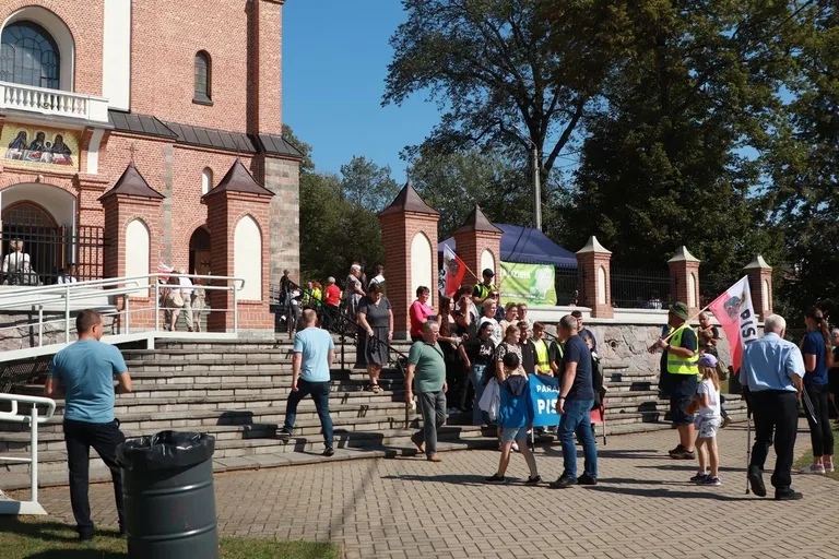 Tradycyjna pielgrzymka do Wąsewa. Doroczny Odpust Narodzenia Najświętszej Maryi Panny (zdjęcia)