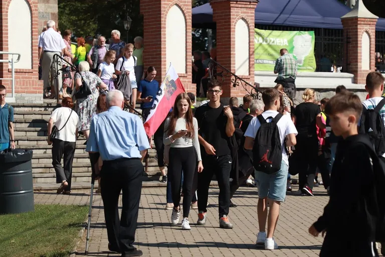 Tradycyjna pielgrzymka do Wąsewa. Doroczny Odpust Narodzenia Najświętszej Maryi Panny (zdjęcia)