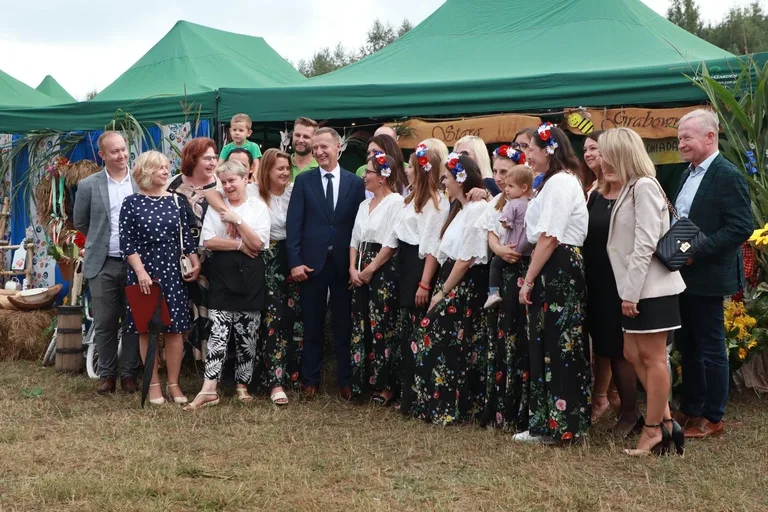 Dożynkowy zawrót głowy! Koziki tętniły muzyką, tańcem i atrakcjami (zdjęcia)