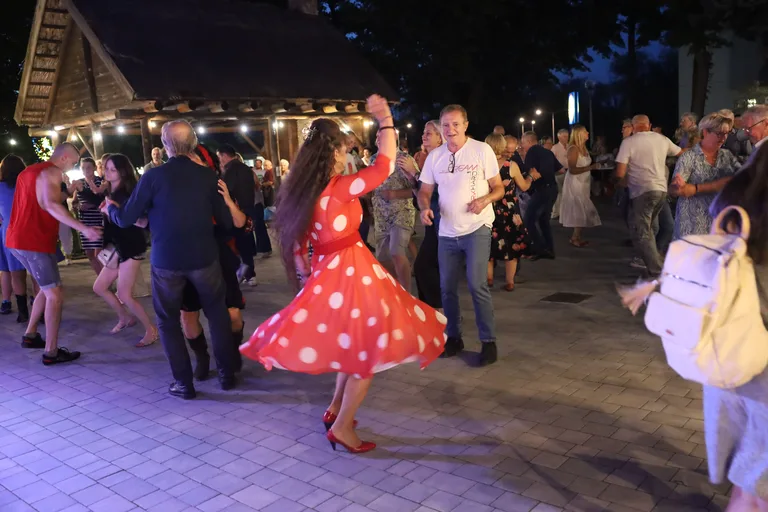 Całe miasto tańczyło pod gwiazdami! (zdjęcia)
