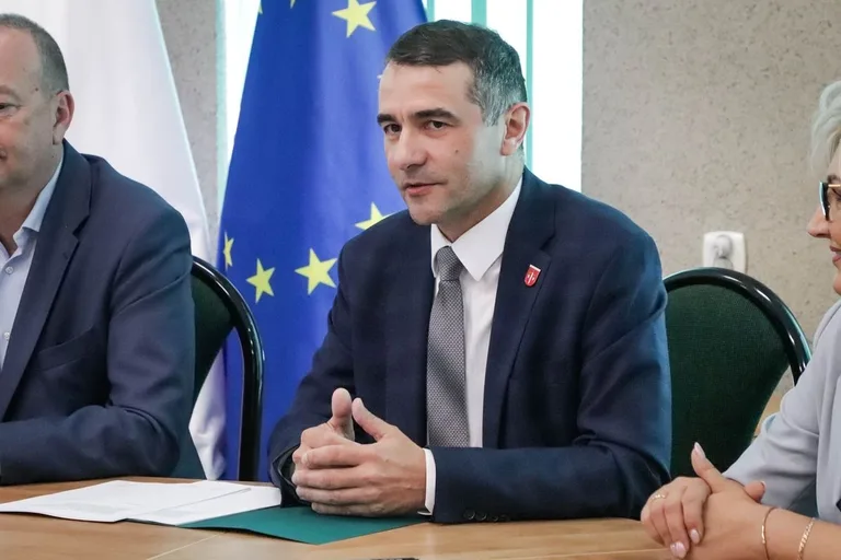 Miliony z Unii na lokalne inwestycje. Ostrów i Brok na liście beneficjentów (zdjęcia)