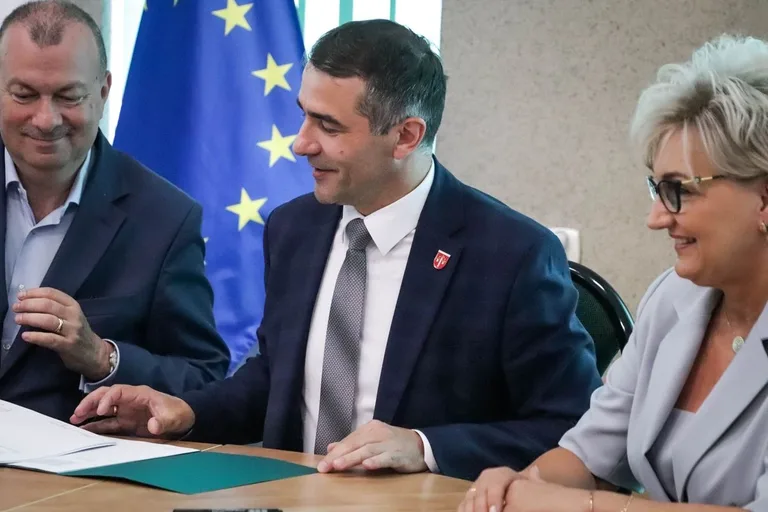 Miliony z Unii na lokalne inwestycje. Ostrów i Brok na liście beneficjentów (zdjęcia)