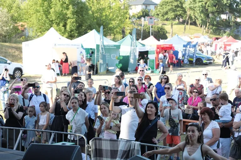 Tłumy na plaży i koncerty pod gwiazdami. Dni Broku znów zachwyciły (zdjęcia)