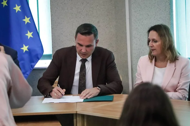 Miliony z Unii na lokalne inwestycje. Ostrów i Brok na liście beneficjentów (zdjęcia)