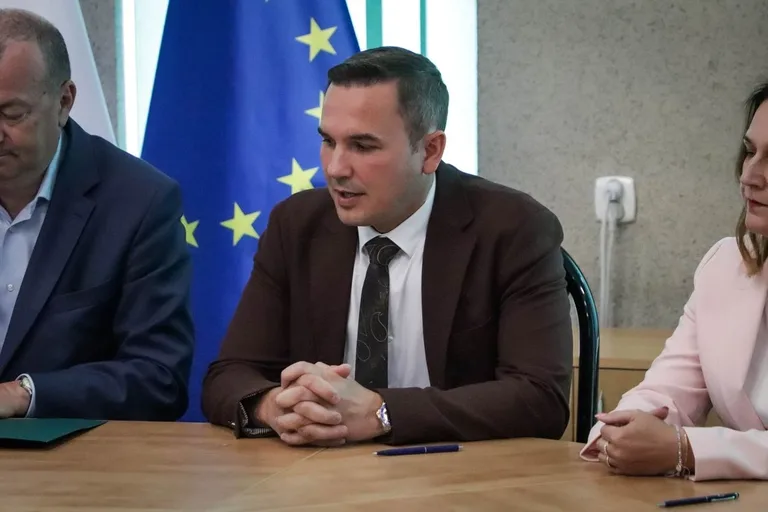 Miliony z Unii na lokalne inwestycje. Ostrów i Brok na liście beneficjentów (zdjęcia)