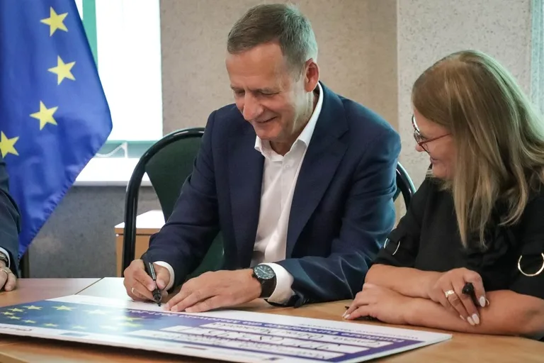 Miliony z Unii na lokalne inwestycje. Ostrów i Brok na liście beneficjentów (zdjęcia)