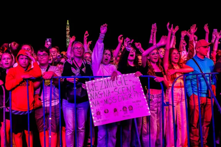Pierwszy dzień za nami! Mieszkańcy świętowali wspólnie z artystami (zdjęcia)