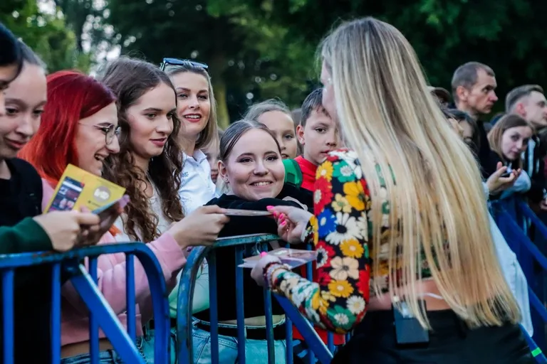 Pierwszy dzień za nami! Mieszkańcy świętowali wspólnie z artystami (zdjęcia)