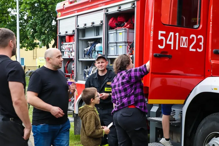 Policyjny piknik z sercem na cześć kobiet w służbie (zdjęcia)
