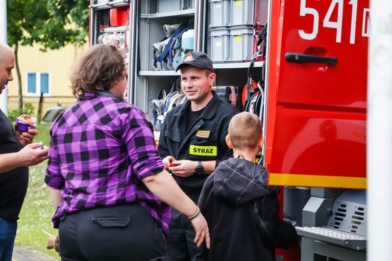 Policyjny piknik z sercem na cześć kobiet w służbie (zdjęcia)