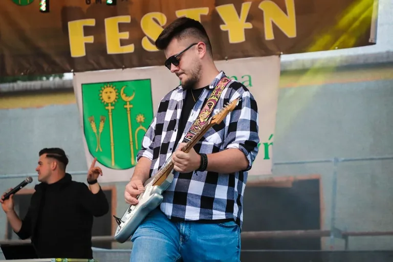 Muzyka, smaki i uśmiechy. Festyn Gminny w Starym Lubotyniu już za nami! (zdjęcia)