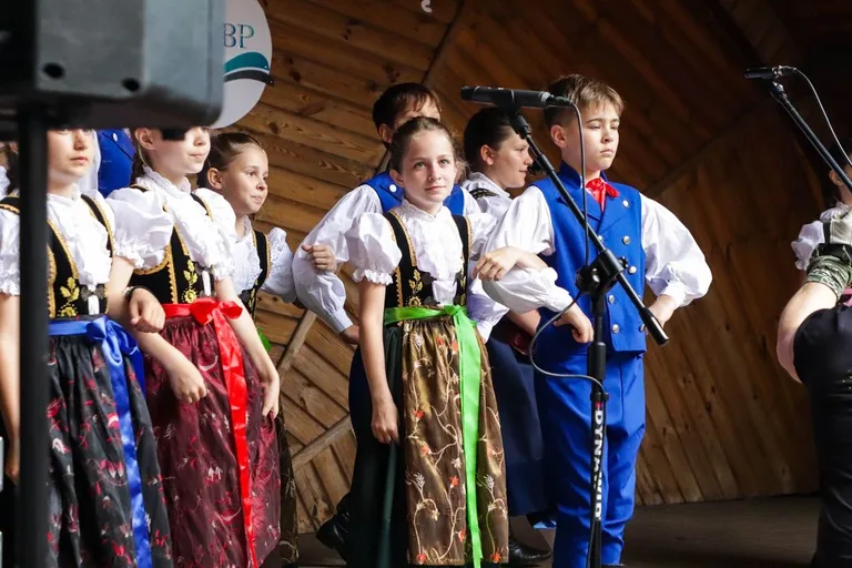 Literatura, kugiel i dobra zabawa. Za nami XIV Ostrowski Piknik z Książką! (zdjęcia)