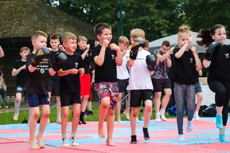 Policyjny piknik z sercem na cześć kobiet w służbie (zdjęcia)