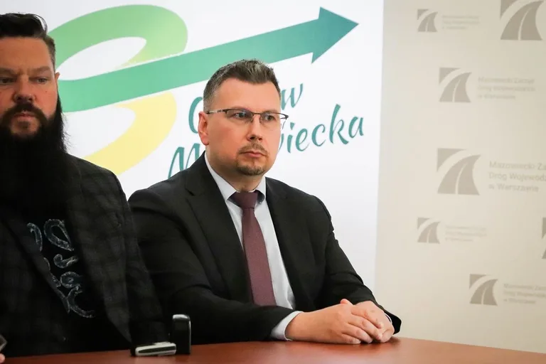 11 mln złotych na remonty dróg! W ostrowskim ratuszu podpisano umowy (zdjęcia)