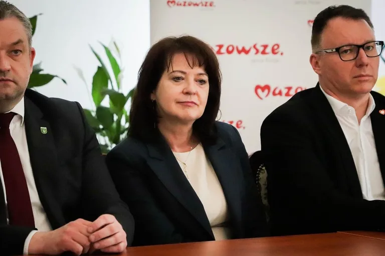 11 mln złotych na remonty dróg! W ostrowskim ratuszu podpisano umowy (zdjęcia)