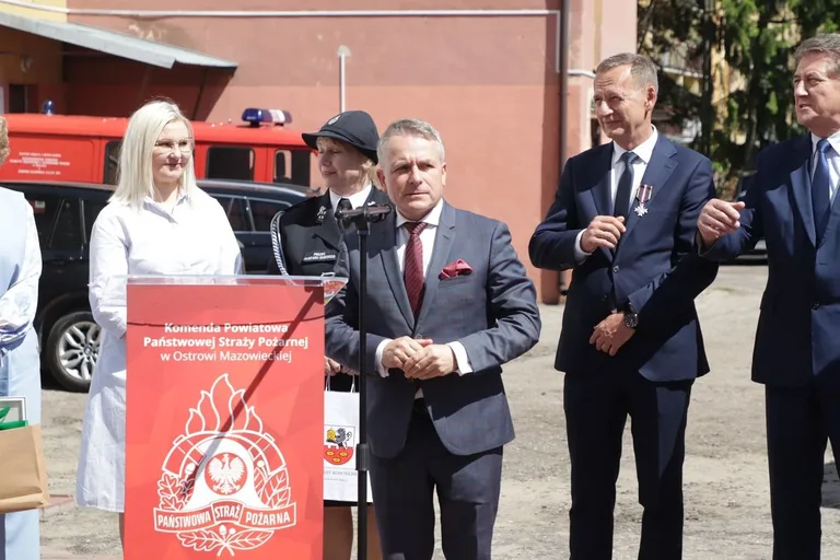 Uroczystość z okazji Powiatowych Obchodów Dnia Strażaka w Ostrowi Mazowieckiej (zdjęcia)