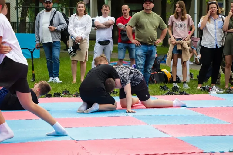 Policyjny piknik z sercem na cześć kobiet w służbie (zdjęcia)