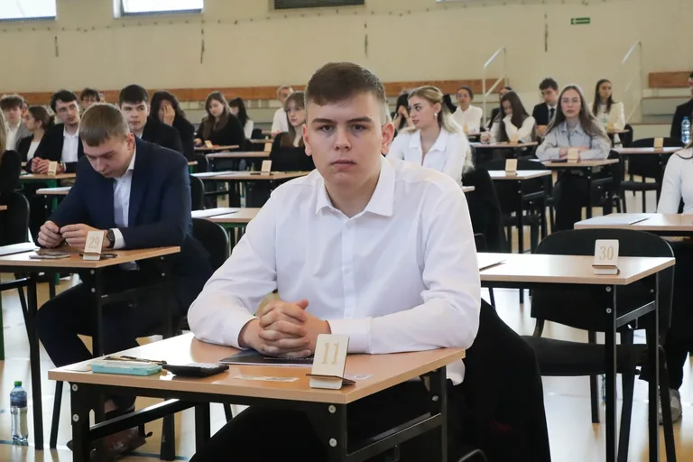 Trzeci dzień egzaminów. Maturzyści zmierzyli się z językiem obcym (zdjęcia)