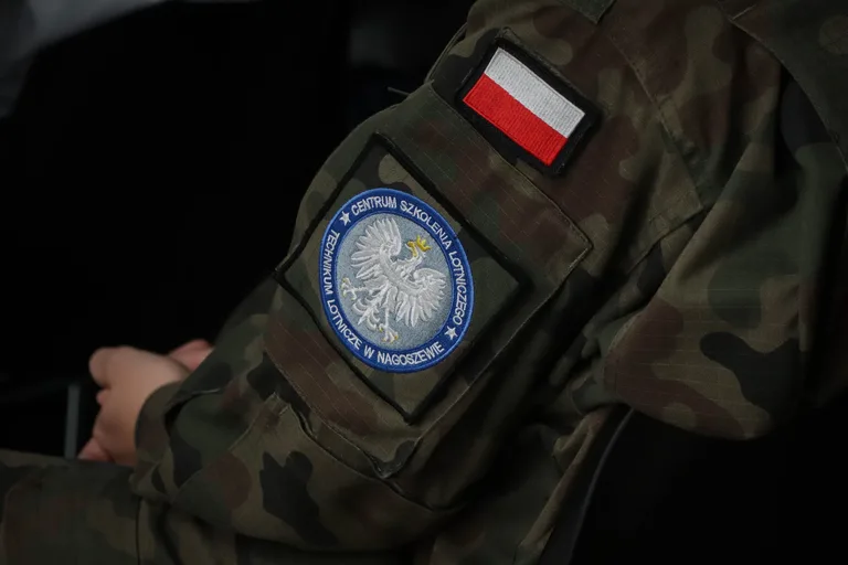 Droga do kokpitu F-16. Inspirujące spotkanie z majorem Maciejem Krakowianem (zdjęcia)