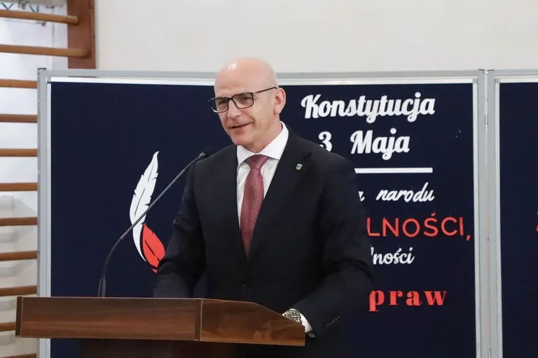 Zakończenie szkolnej podróży. Maturzyści ZSCKR w Starym Lubiejewie żegnają szkołę (zdjęcia)