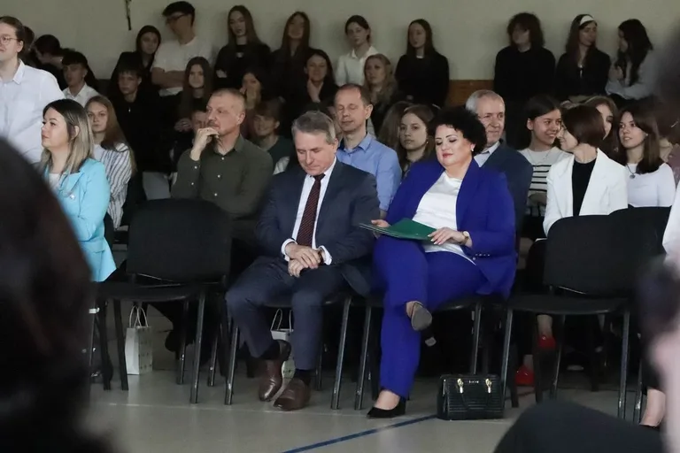 Maturzyści "Koperniczka" zakończyli naukę w liceum (zdjęcia)