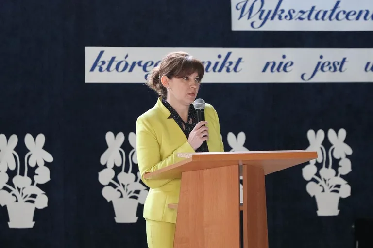 Maturzyści "Koperniczka" zakończyli naukę w liceum (zdjęcia)