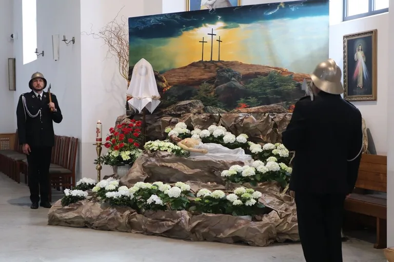 Groby Pańskie w parafiach w Ostrowi Mazowieckiej (zdjęcia)